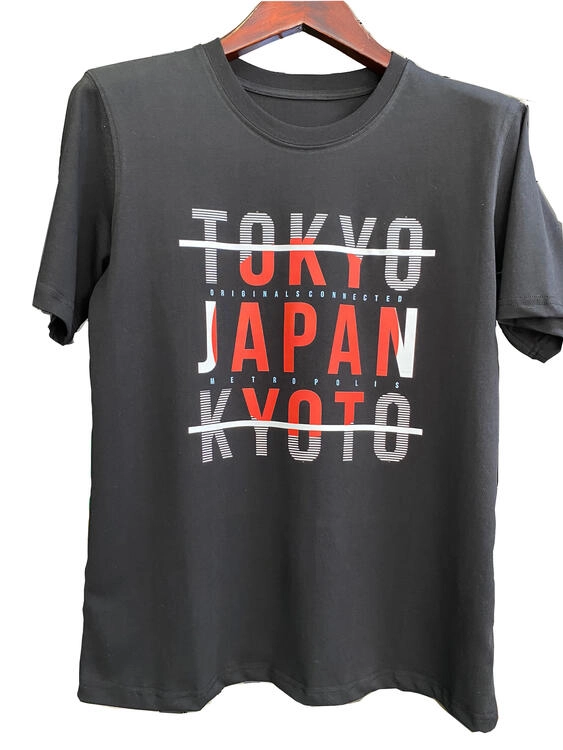 Черная футболка с принтом Токио